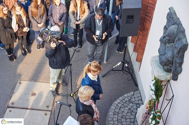 Megemlékező koszorúzások - fotó Szarka Lajos