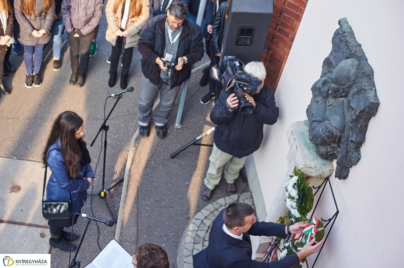 Megemlékező koszorúzások - fotó Szarka Lajos
