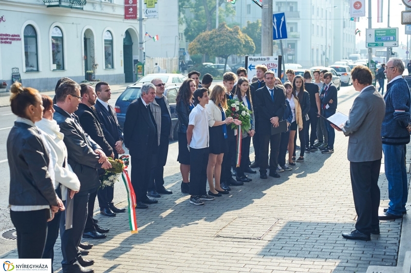Megemlékező koszorúzások - fotó Szarka Lajos