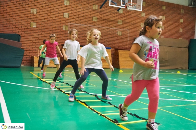 Mozdulj Nyíregyháza-gyerektorna - fotó Szarka Lajos