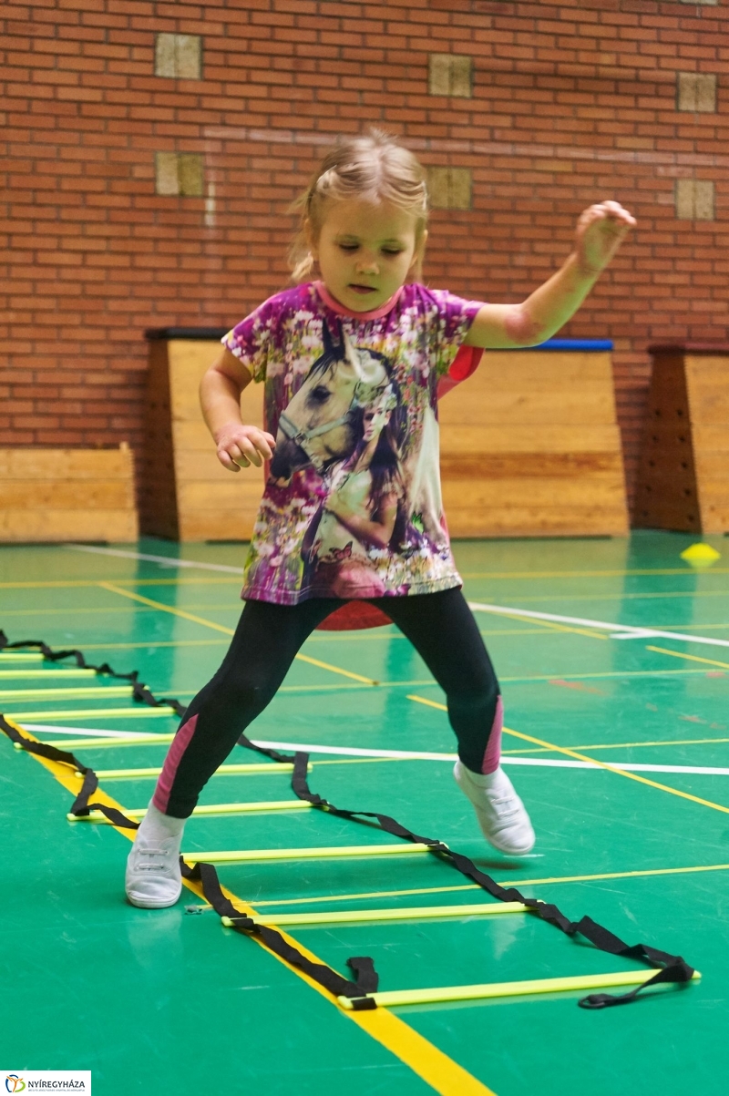 Mozdulj Nyíregyháza-gyerektorna - fotó Szarka Lajos