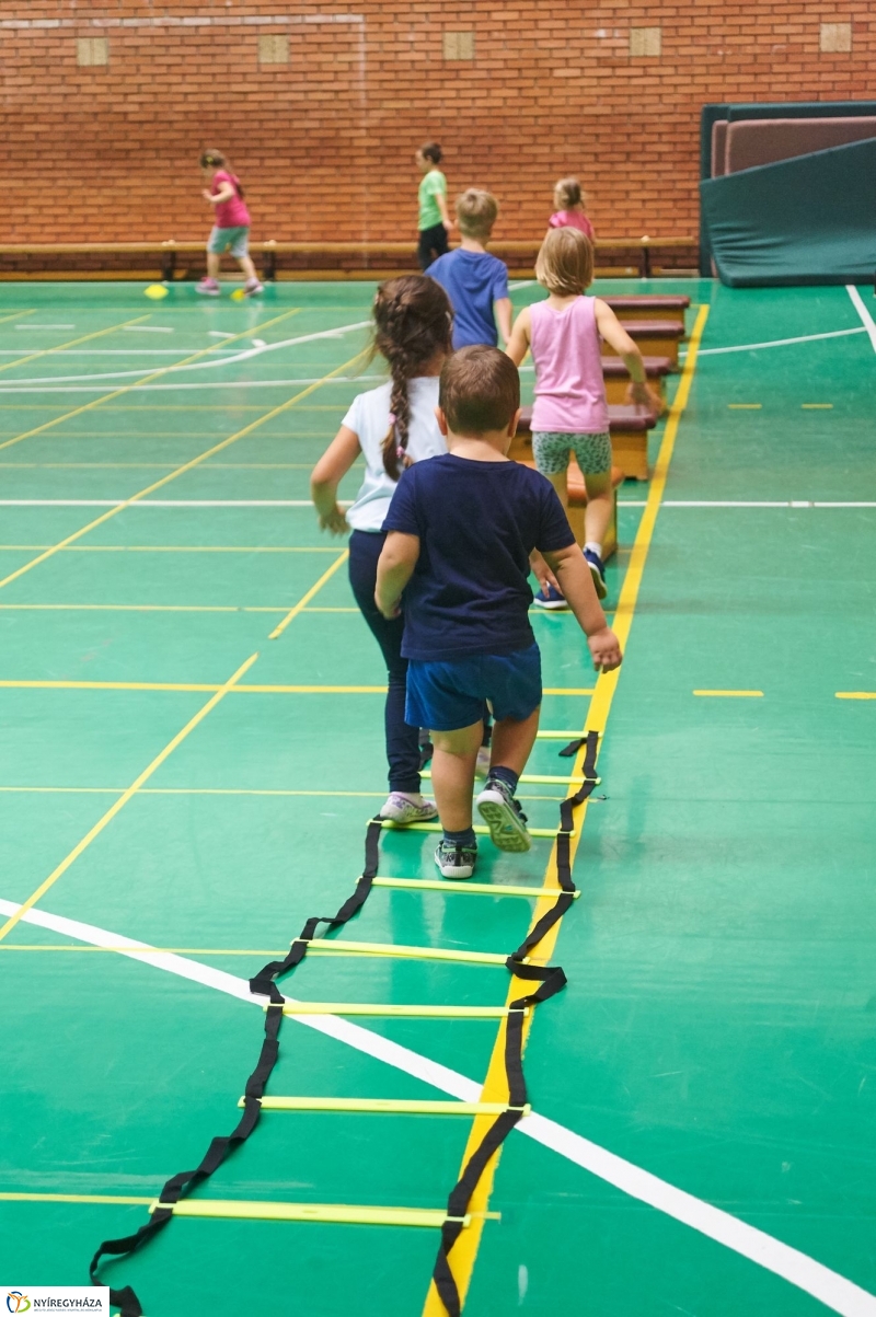 Mozdulj Nyíregyháza-gyerektorna - fotó Szarka Lajos