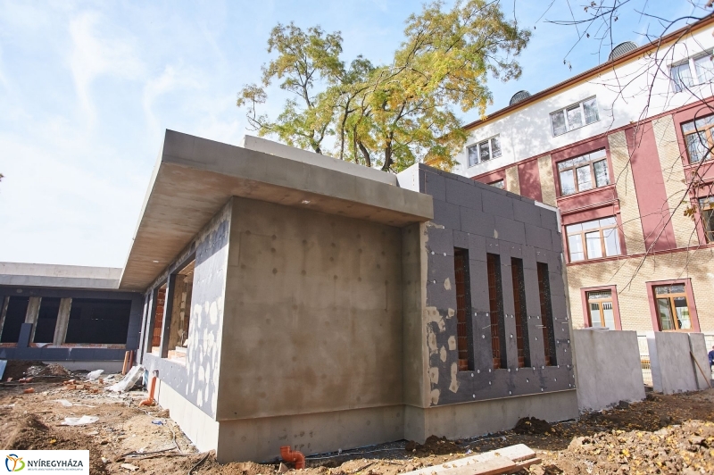 Épül a kórházi óvoda - fotó Szarka Lajos