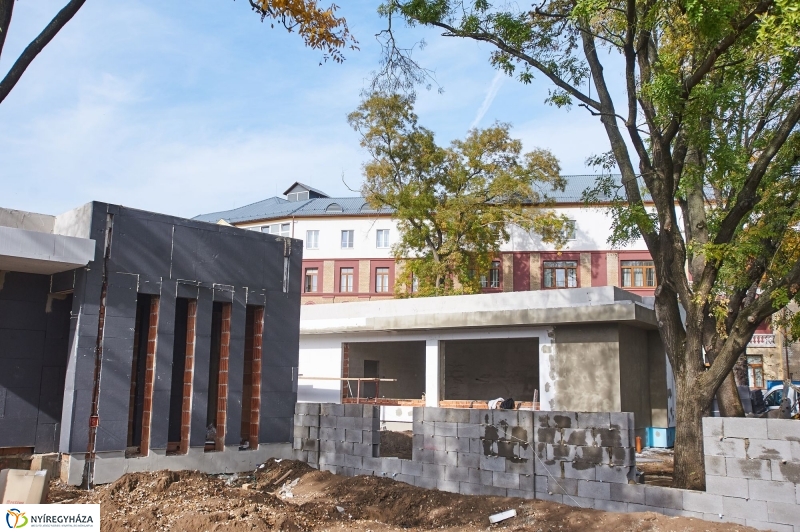 Épül a kórházi óvoda - fotó Szarka Lajos