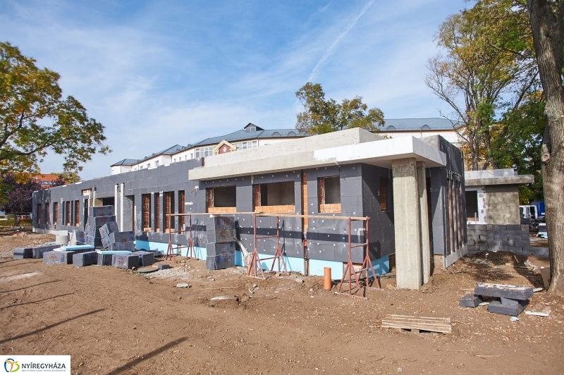 Épül a kórházi óvoda - fotó Szarka Lajos