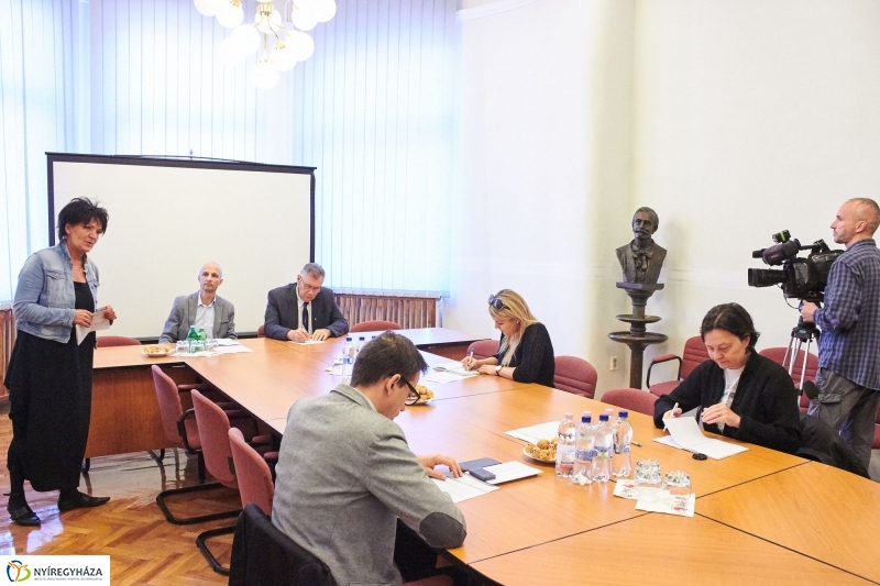 Új műtőasztal és röntgen a kórházban - fotó Szarka Lajos