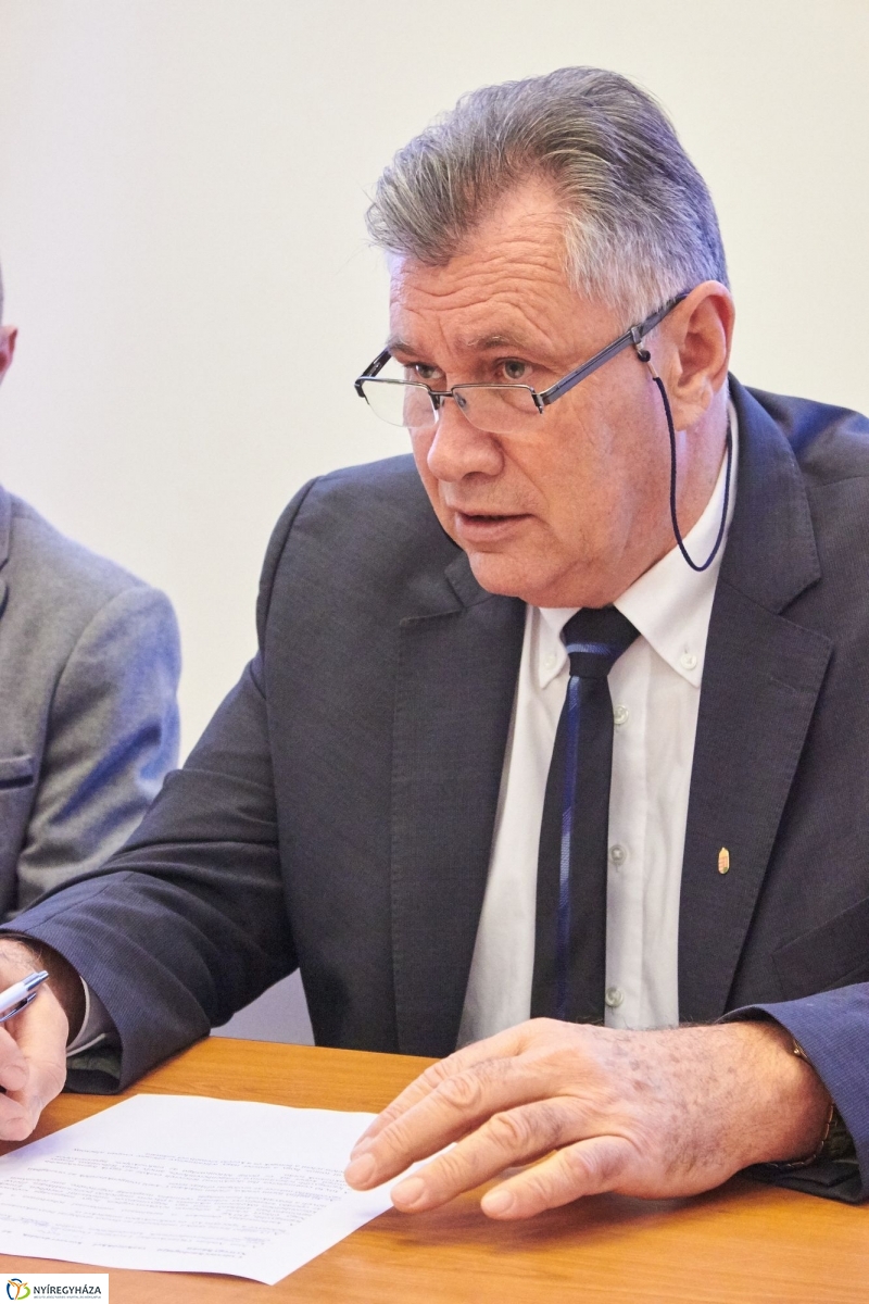 Új műtőasztal és röntgen a kórházban - fotó Szarka Lajos