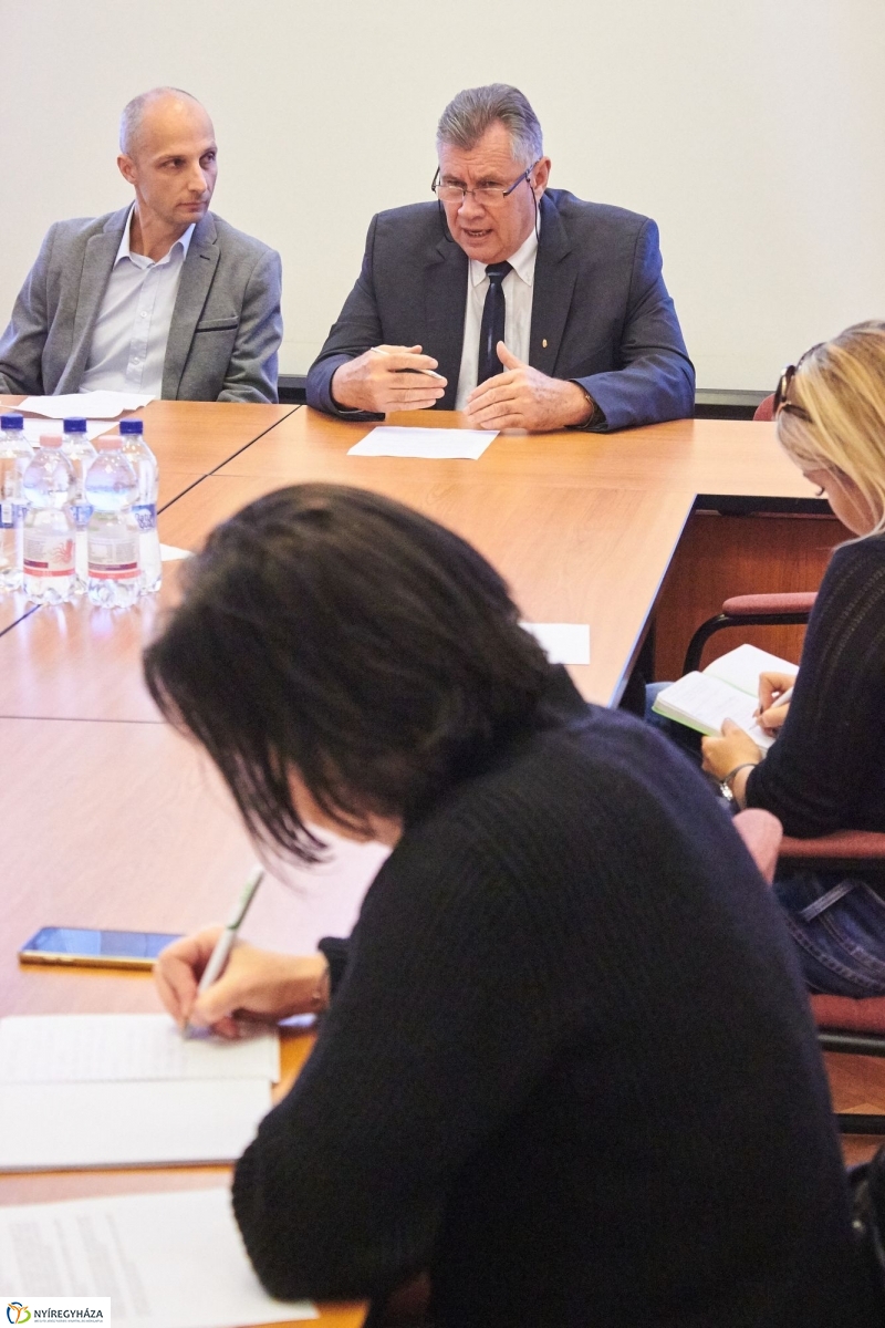 Új műtőasztal és röntgen a kórházban - fotó Szarka Lajos