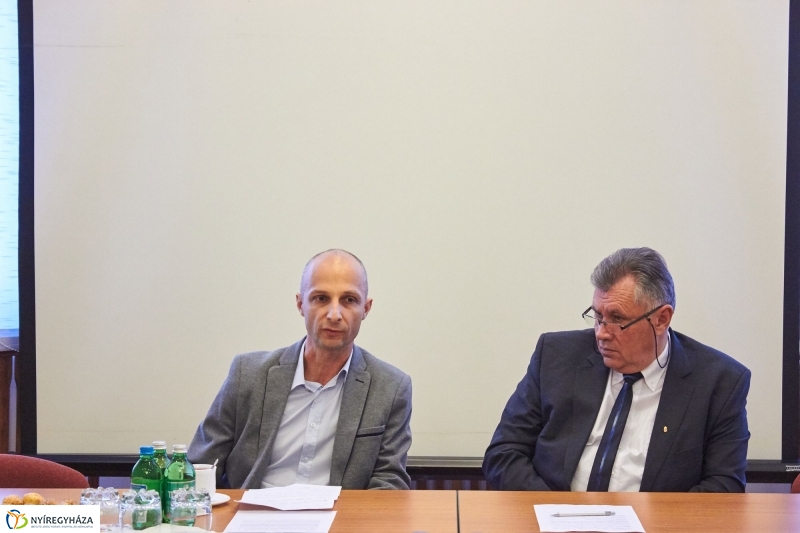 Új műtőasztal és röntgen a kórházban - fotó Szarka Lajos