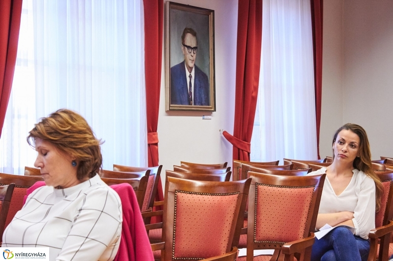 Szobor adomány a múzeumnak - fotó Szarka Lajos