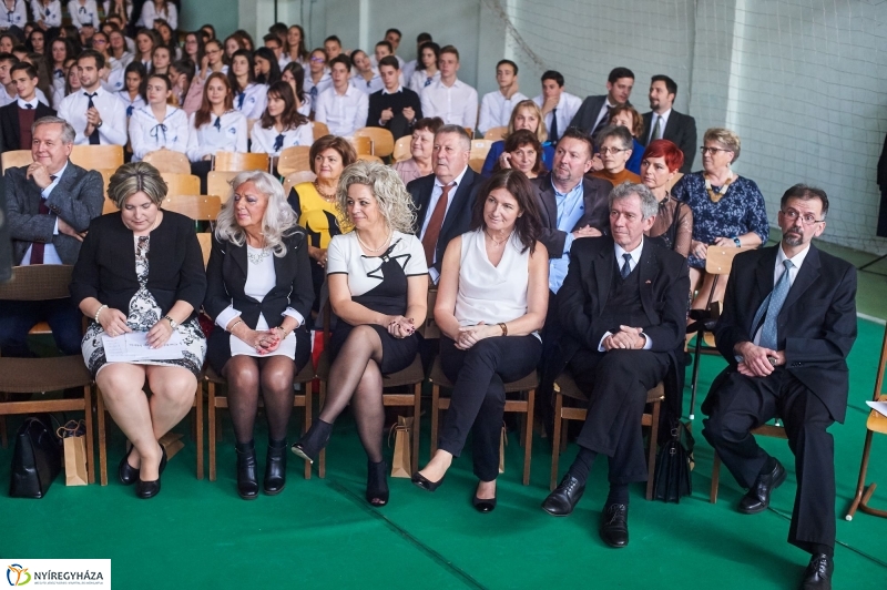 Ünnepség a Zrínyi gimiben - fotó Szarka Lajos