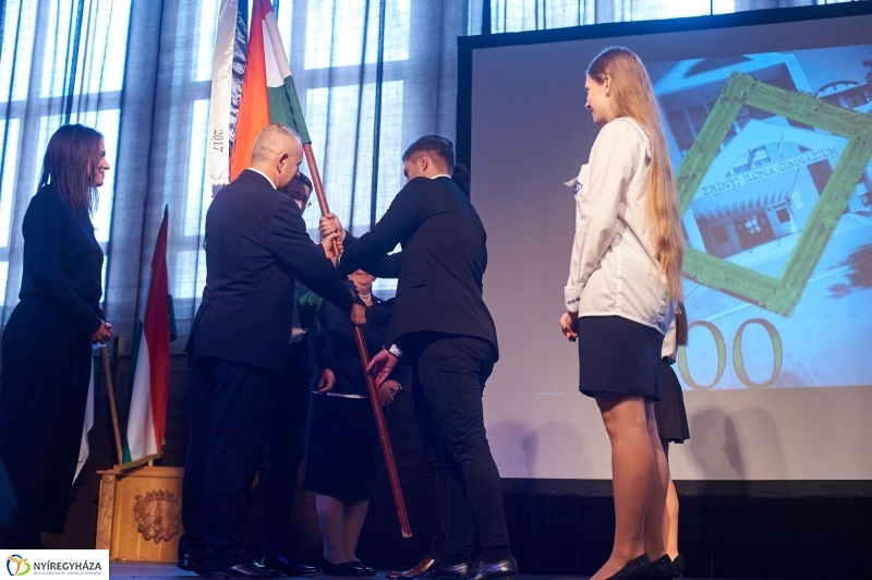 Ünnepség a Zrínyi gimiben - fotó Szarka Lajos