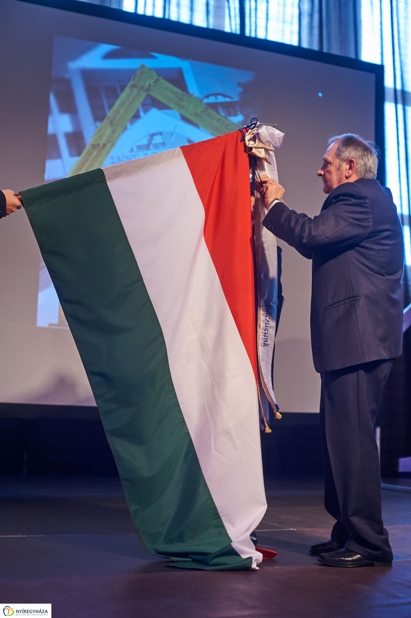 Ünnepség a Zrínyi gimiben - fotó Szarka Lajos