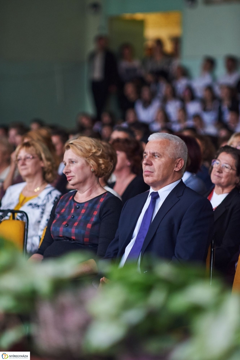 Ünnepség a Zrínyi gimiben - fotó Szarka Lajos