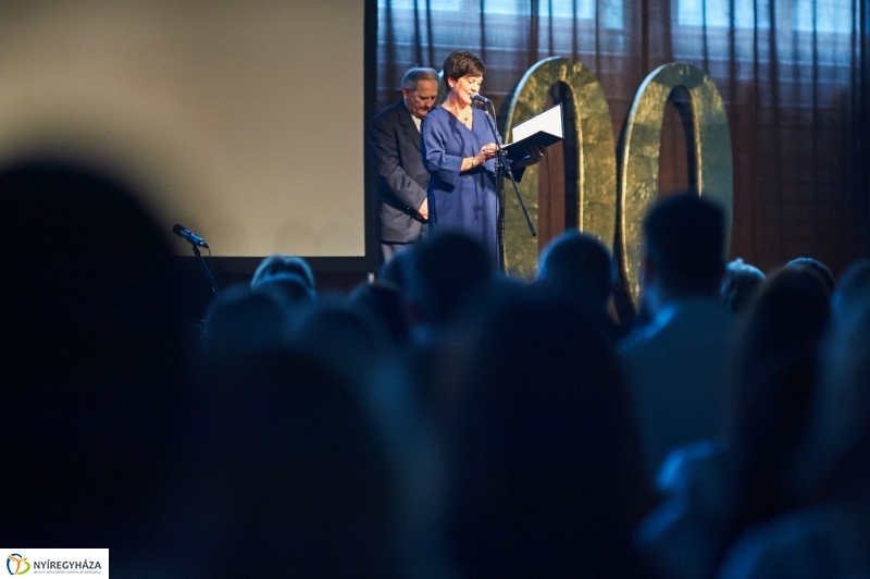 Ünnepség a Zrínyi gimiben - fotó Szarka Lajos