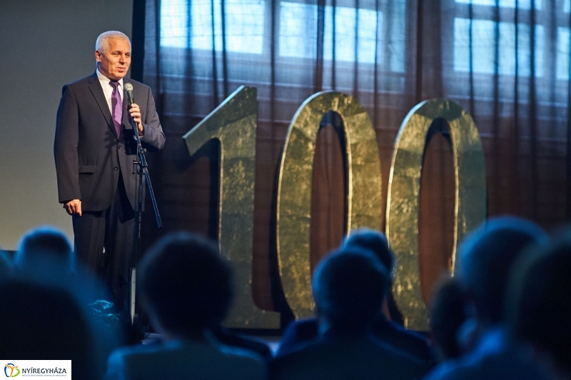 Ünnepség a Zrínyi gimiben - fotó Szarka Lajos