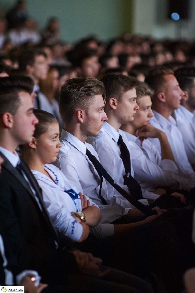 Ünnepség a Zrínyi gimiben - fotó Szarka Lajos