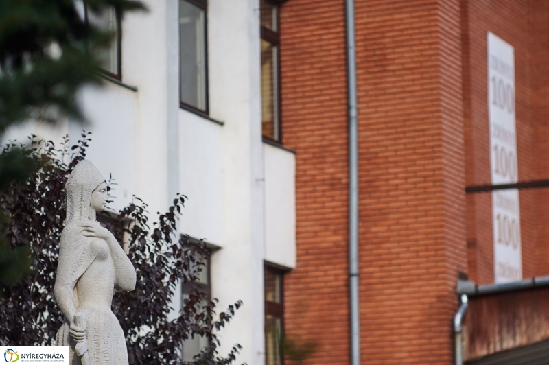 Ünnepség a Zrínyi gimiben - fotó Szarka Lajos