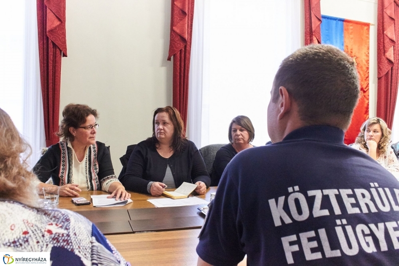 Krízis megbeszélés a Városházán - fotó Szarka Lajos