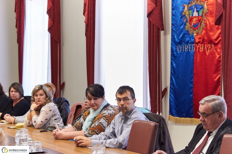 Krízis megbeszélés a Városházán - fotó Szarka Lajos