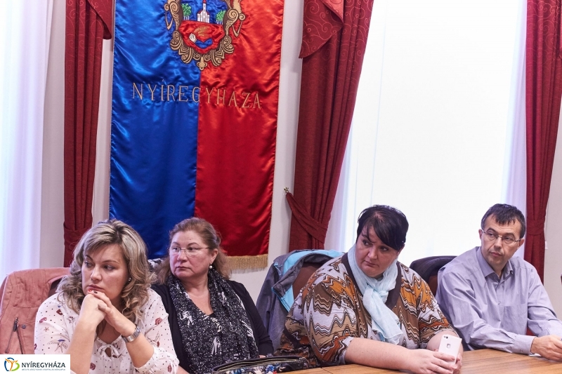 Krízis megbeszélés a Városházán - fotó Szarka Lajos