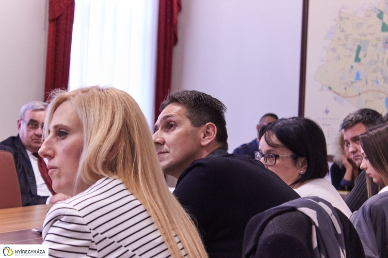 Krízis megbeszélés a Városházán - fotó Szarka Lajos