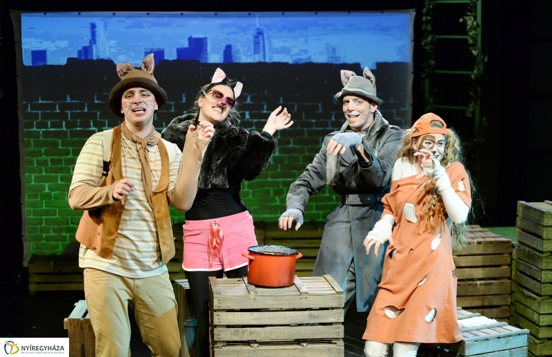 Mirr-Murr kalandjai - fotó Trifonov Éva