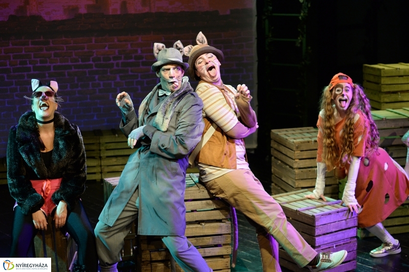 Mirr-Murr kalandjai - fotó Trifonov Éva