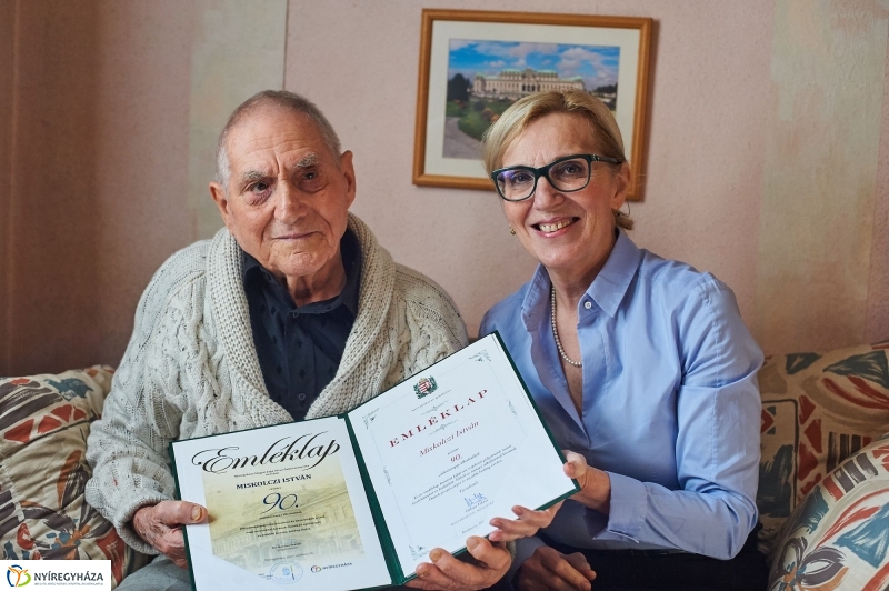 Szépkorú köszöntése Miskolczi István - fotó Szarka Lajos