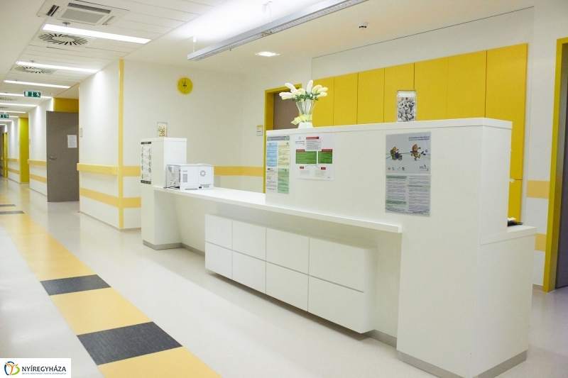 Szelektív hulladékgyűjtés a kórházban - fotó Szarka Lajos