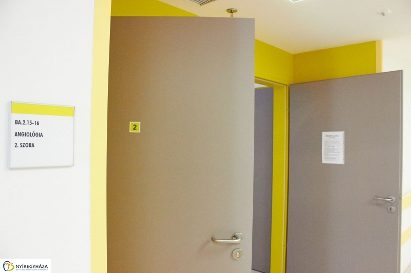 Szelektív hulladékgyűjtés a kórházban - fotó Szarka Lajos