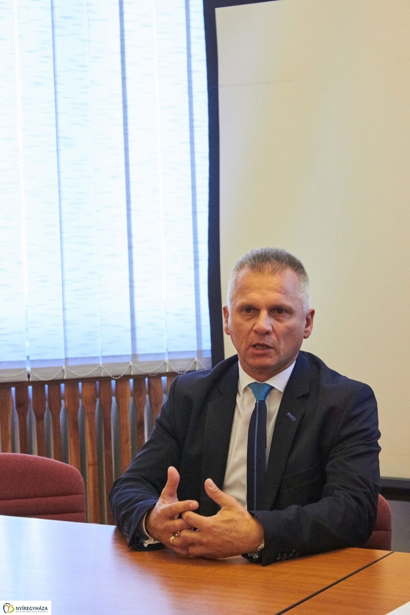 Szelektív hulladékgyűjtés a kórházban - fotó Szarka Lajos