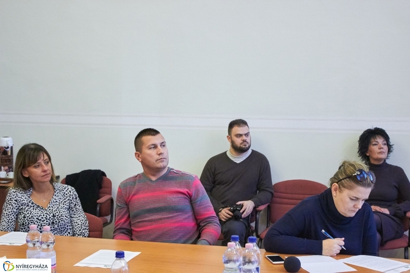 Szelektív hulladékgyűjtés a kórházban - fotó Szarka Lajos