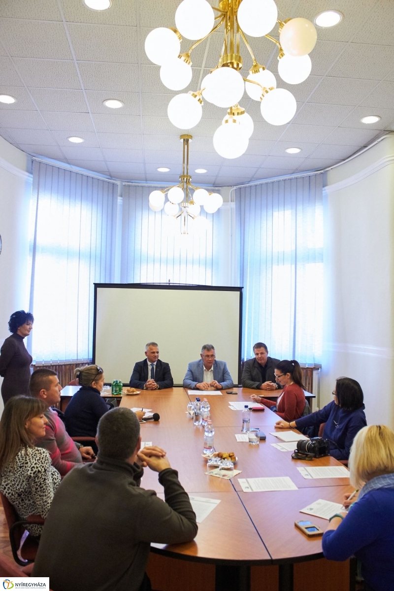 Szelektív hulladékgyűjtés a kórházban - fotó Szarka Lajos