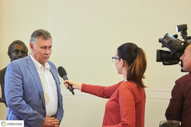 Szelektív hulladékgyűjtés a kórházban - fotó Szarka Lajos