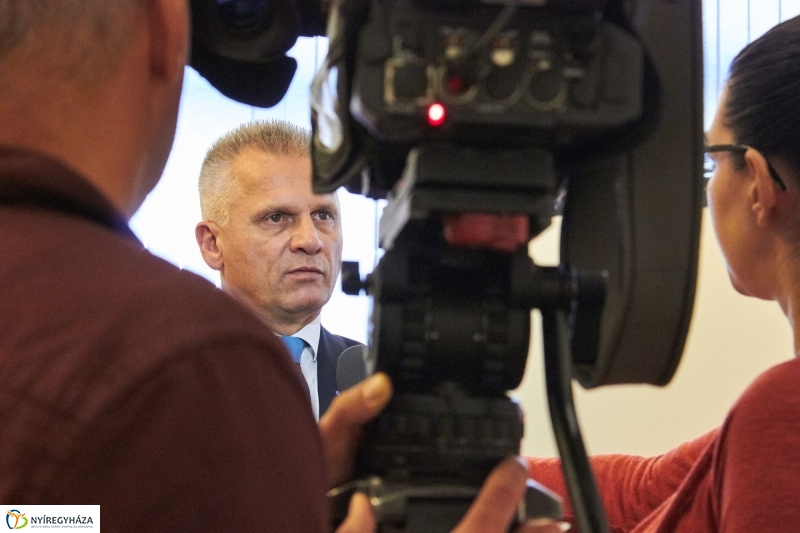 Szelektív hulladékgyűjtés a kórházban - fotó Szarka Lajos