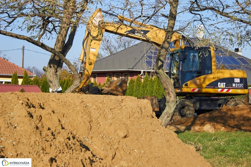 Munkálatok a Tünde utcán - fotó Szarka Lajos
