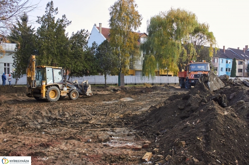 Szabadtéri színpad munkálatai - fotó Szarka Lajos