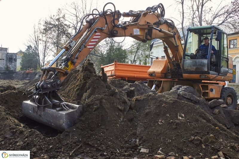 Szabadtéri színpad munkálatai - fotó Szarka Lajos