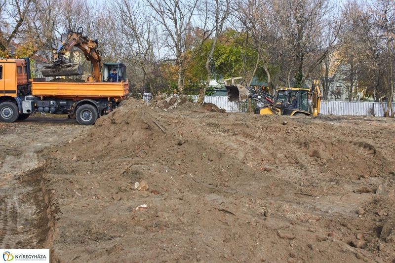 Szabadtéri színpad munkálatai - fotó Szarka Lajos