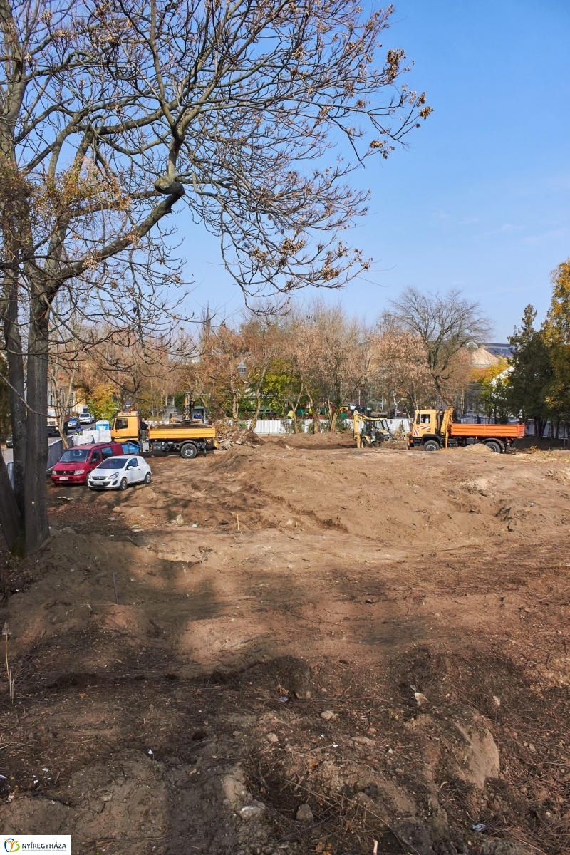 Szabadtéri színpad munkálatai - fotó Szarka Lajos