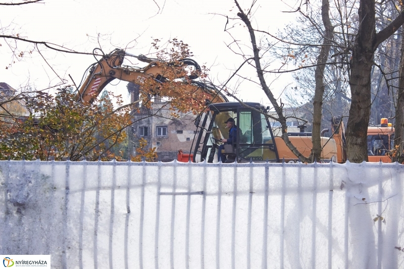 Szabadtéri színpad munkálatai - fotó Szarka Lajos