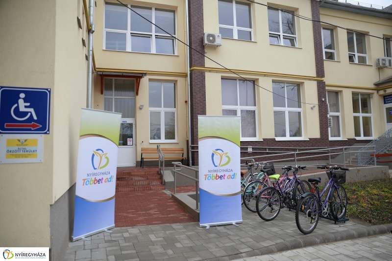 A megújult Városi Rendelőintézet átadása-fotó Trifonov Éva