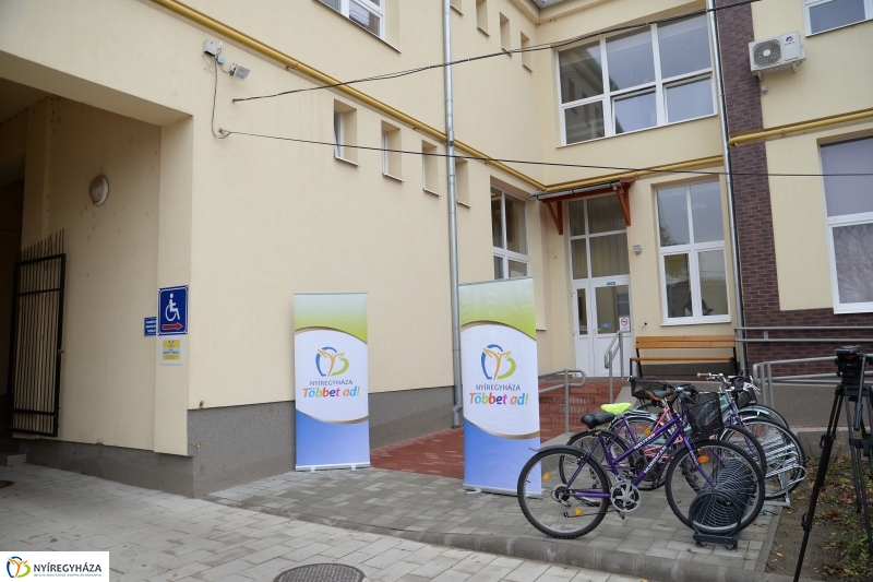 A megújult Városi Rendelőintézet átadása-fotó Trifonov Éva