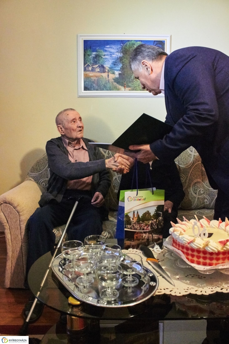 Szépkorú köszöntése Sipos János - fotó Szarka Lajos