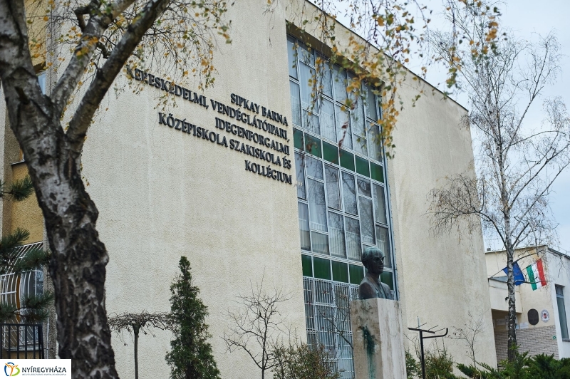 Pincér szakképzés a Sipkayban - fotó Szarka Lajos