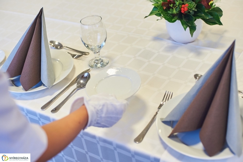 Pincér szakképzés a Sipkayban - fotó Szarka Lajos