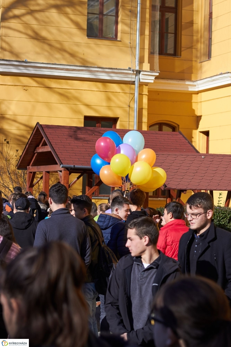 Sportpályák a Kossuth gimiben - fotó Szarka Lajos