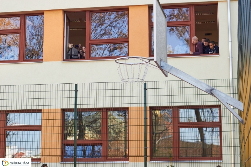 Sportpályák a Kossuth gimiben - fotó Szarka Lajos