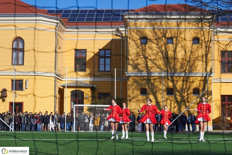 Sportpályák a Kossuth gimiben - fotó Szarka Lajos